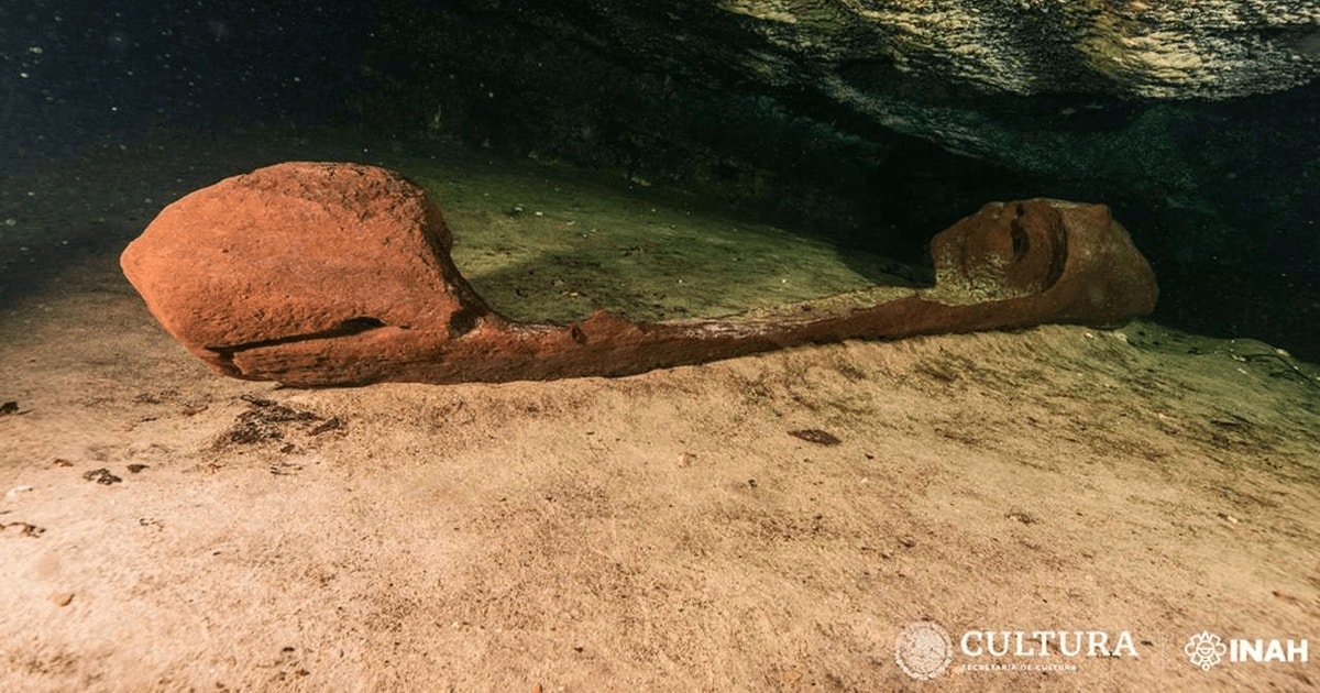 Canoe mayaşă, descoperită înconjurată de oseminte de oameni şi animale