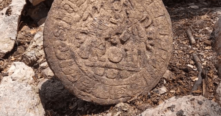 O tabelă de scor folosită de mayași la un vechi joc cu mingea, descoperită de arheologi