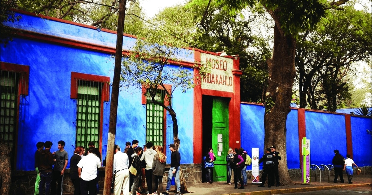 Casa albastră a Fridei Kahlo, o explozie pentru simţuri