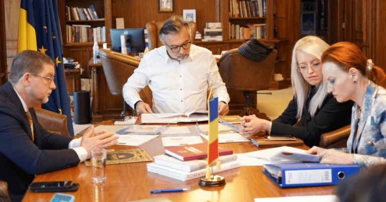 Cinci manuscrise aparținând lui Emil Cioran și Mircea Eliade, achiziționate de Ministerul Culturii