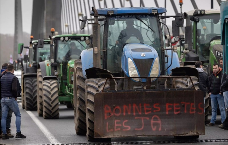 Protestele fermierilor se extind în UE și se radicalizează – Opoziție față de piața liberă