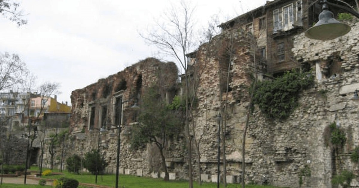 «Este o uriaşă enigmă». Şapte schelete, descoperite de arheologi în Palatul Boukoleon din Istanbul