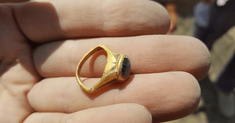 Inel de aur vechi de 1.300 de ani, descoperit în Israel