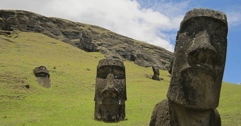 O nouă statuie moai, descoperită pe Insula Paştelui / VIDEO