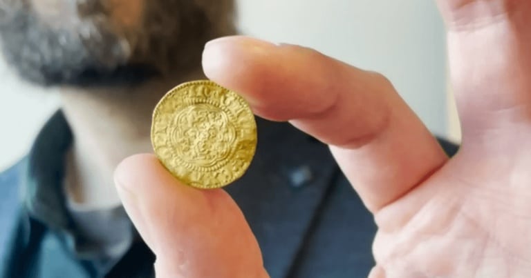 O monedă de aur engleză, veche de 600 de ani, ar putea rescrie istoria Canadei