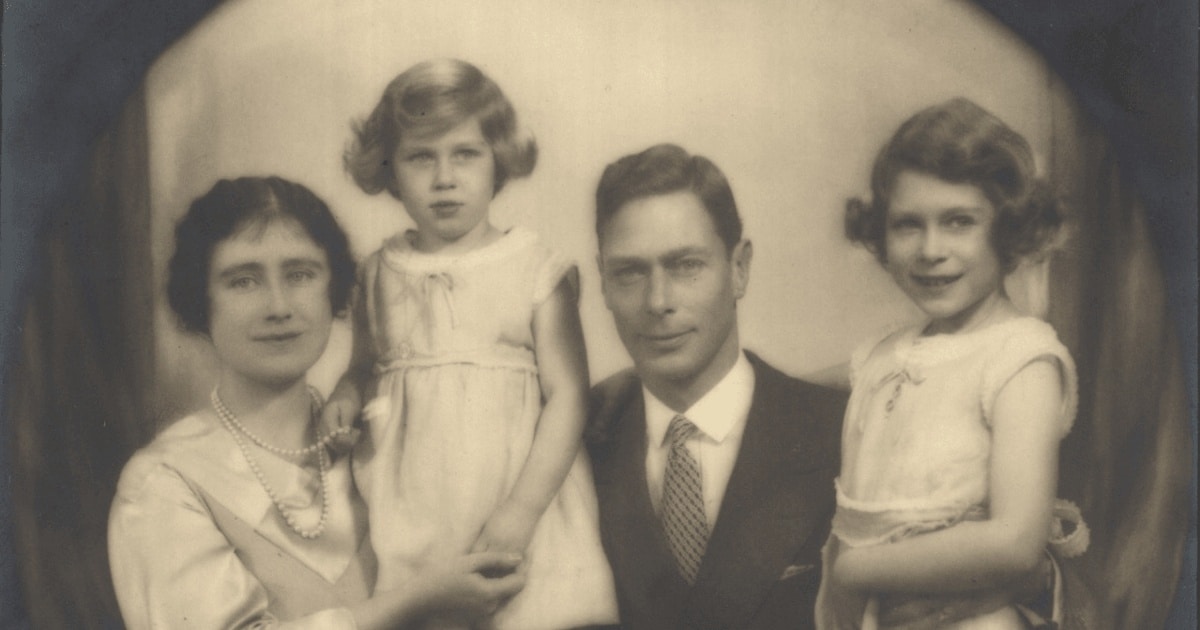 Viitoarea regină Elisabeta a II-a, văzută de regina Maria a României: „Un copil perfect”