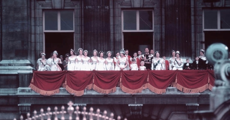 Cum se desfășoară ceremonia de încoronare a unui monarh britanic / VIDEO