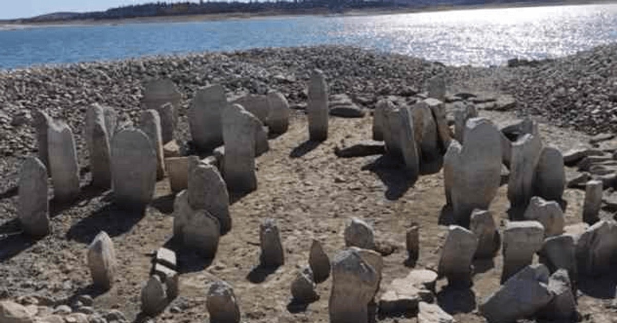 ”Stonehenge-ul spaniol” a ieşit la iveală din apele secate ale unui lac de acumulare