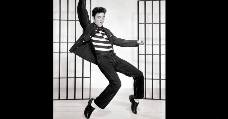 O colecţie de bijuterii care i-au aparţinut lui Elvis Presley, scoasă la licitaţie