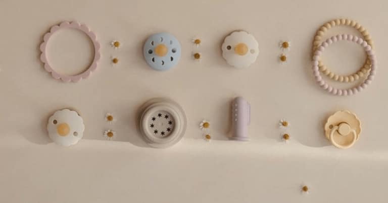 Istoria suzetelor și de ce sunt atât de căutate de mame în zilele noastre. Vezi gama Little Prints