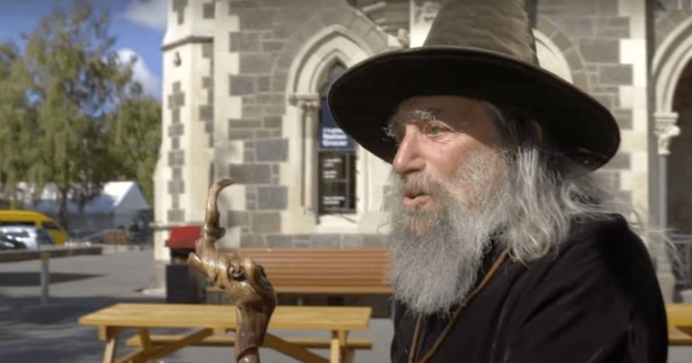 „Vrăjitorul oficial” a unui oraş din Noua Zeelandă, concediat