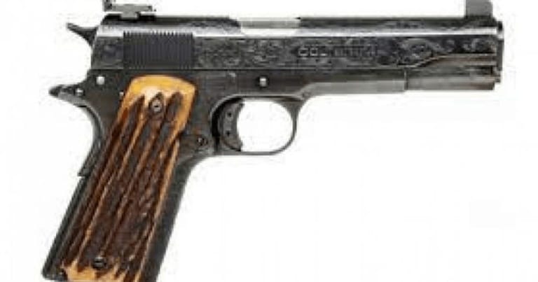 Pistolul preferat al gangsterului Al Capone, scos la licitaţie