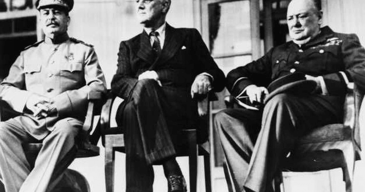 Iranul, revoltat după ce ambasadorii britanic şi rus s-au pozat precum Churchill, Stalin şi Roosevelt, la prima lor întâlnire, în 1943