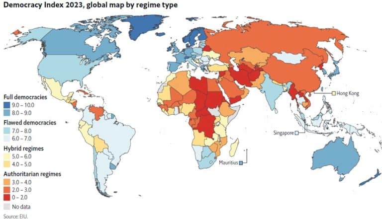 Standardele democratice scad la nivel global, din cauza războaielor