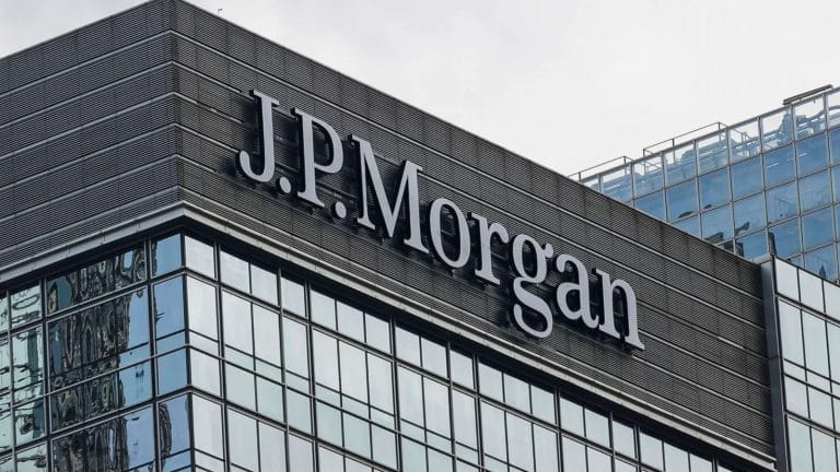 Gigantul bancar JP Morgan iese din grupul de acțiune climatică Climate Action 100+