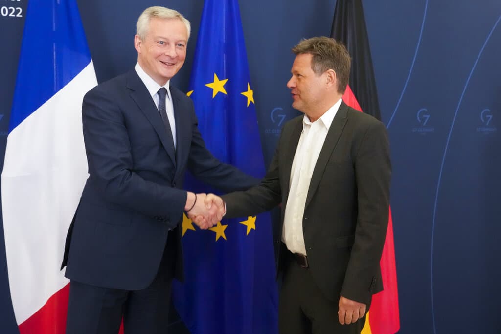 Cifrele și ”ghiuleaua legată de picior”