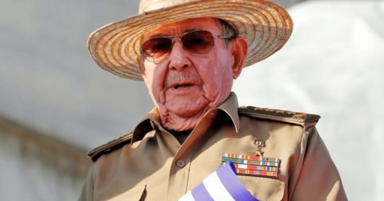 Raul Castro trebuia să moară într-un «accident» aviatic