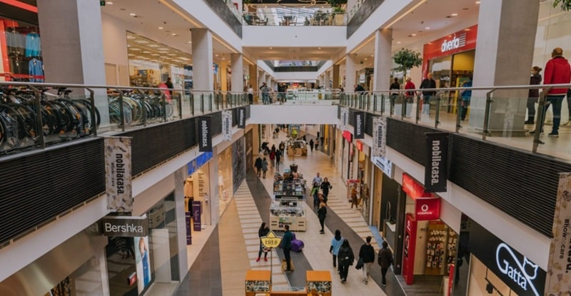 Peste 60% din suprafaţa de retail modern din România