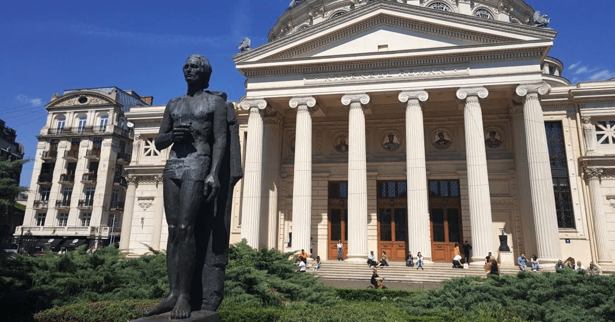 Istoria neoficială și romanțată a statuii lui Mihai Eminescu