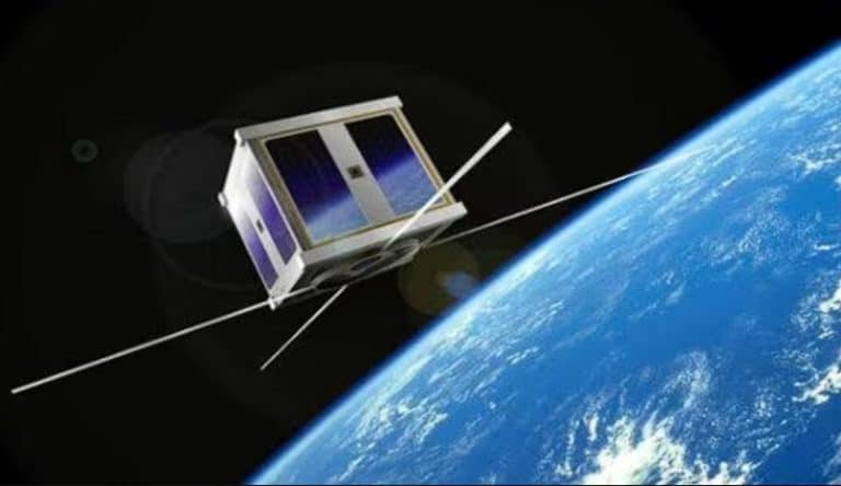 SpaceX construieşte o reţea de sute de sateliţi spion pentru o agenţie de informaţii a SUA