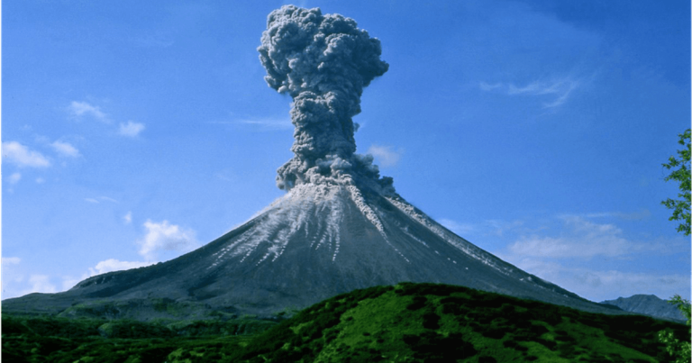 Au condus două erupții vulcanice la căderea Republicii Romane și prăbușirea Regatului Ptolemeic al Egiptului?