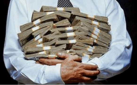 Guvernele europene au pus ochii pe economiile propriilor cetățeni pentru investiții publice