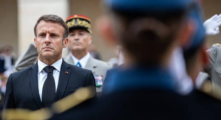 Emmanuel Macron lansează dezbaterea apărării europene care include arma nucleară