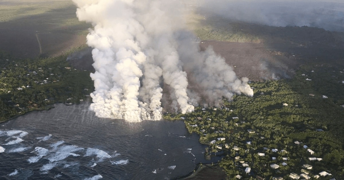Sute de case, distruse de lava vulcanului Kilauea din Hawaii / VIDEO