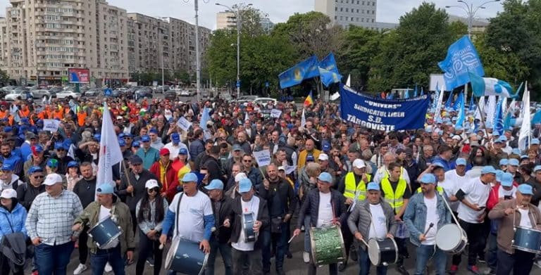 Proteste la Guvern – Sindicaliștii cer diminuarea fiscalității pe muncă: ”Din 5 zile pe săptămână, 2 muncim pentru stat!”