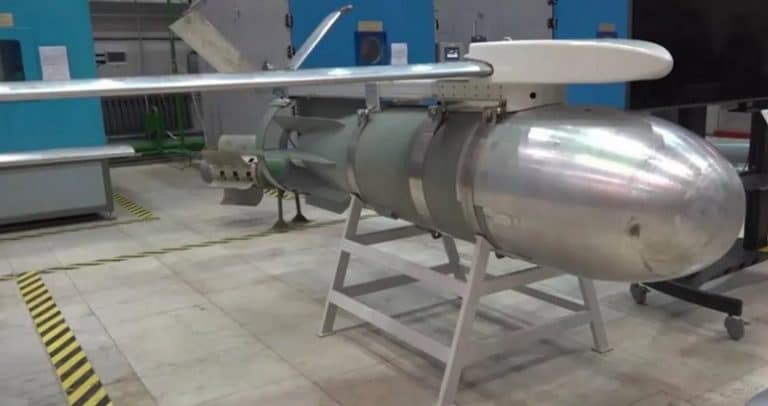 Atacuri masive asupra Ucrainei cu bombe sovietice modernizate de Rusia