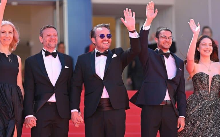 Cannes 2024 – Filmul românesc ”Trei kilometri până la capătul lumii” a câştigat premiul Queer Palm