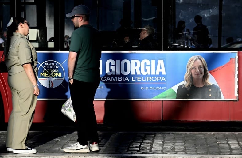 Dreapta dură și extrema dreaptă vor depăși PPE în viitorul Parlament de la Bruxelles