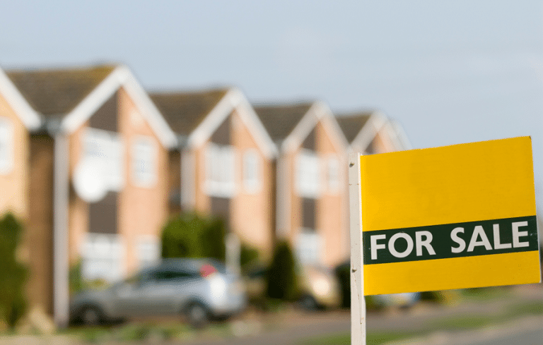 Creditele de consum au urcat în aprilie la un maxim istoric