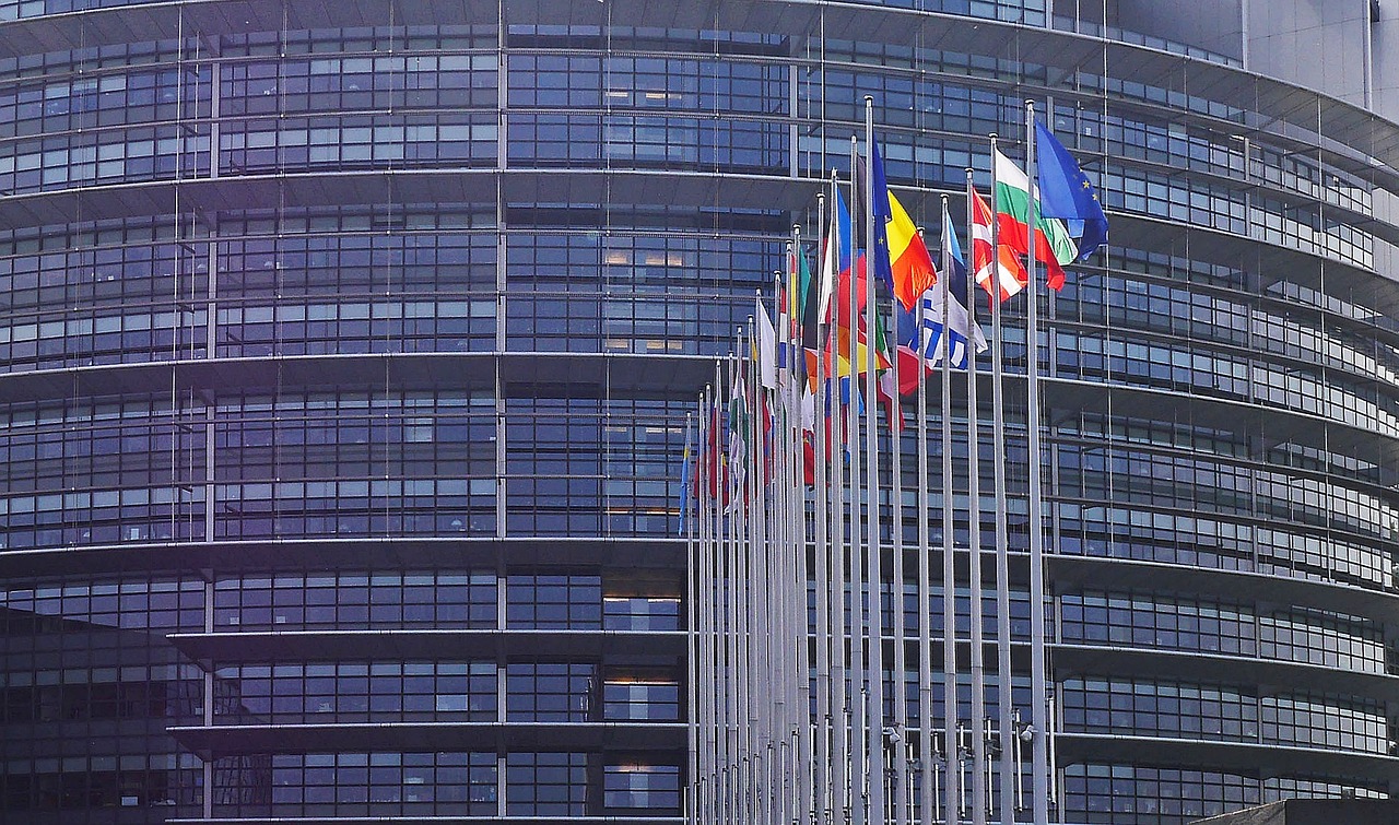 Parlamentul European – 5 legi care au schimbat viața de zi cu zi a cetățeanului