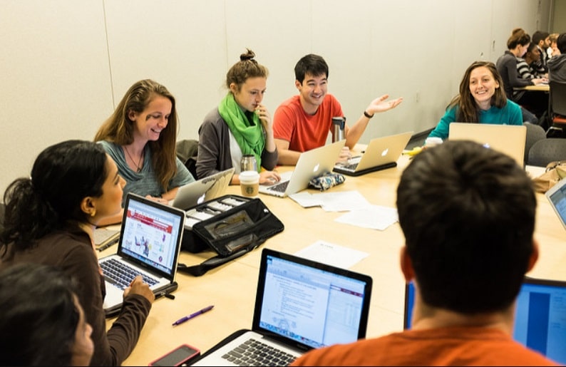 PISA la gândirea creativă – România, din nou sub medie. Discrepanțe mari după statutul socio-economic și tipul liceelor