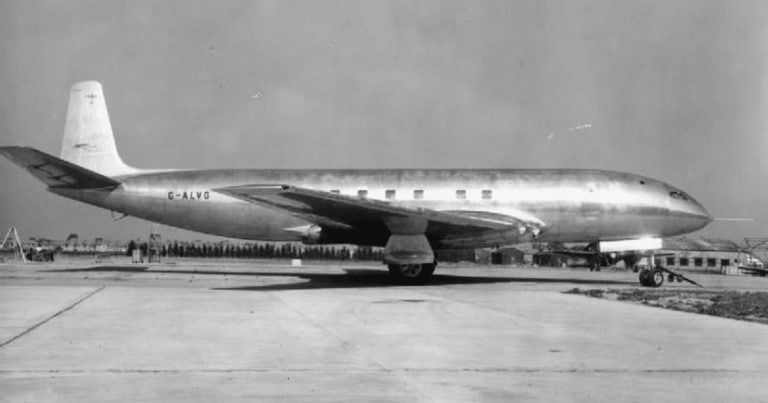 Știați cum au apărut geamurile avioanelor în formă ovală, nu pătrate