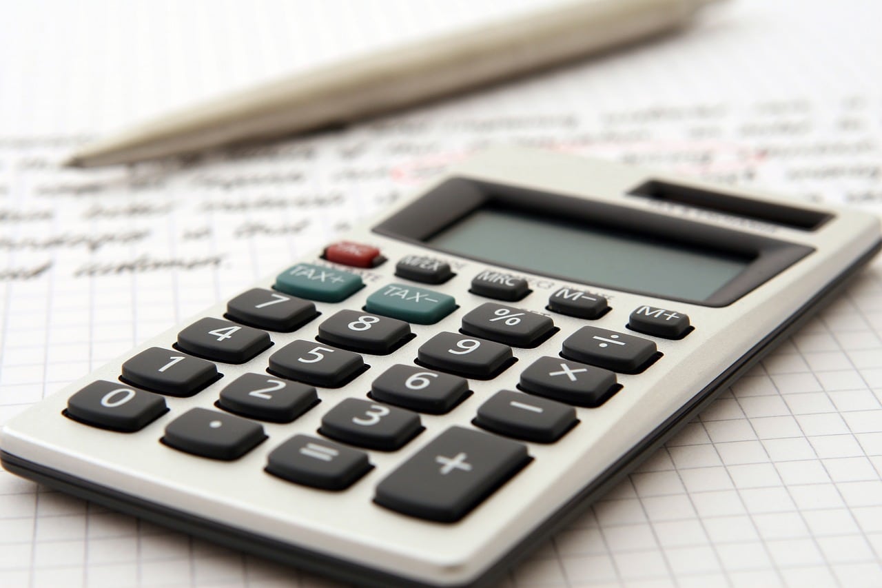 Salariul mediu net pe economie în luna mai a fost de 5118 lei. Evoluția pe sectoare