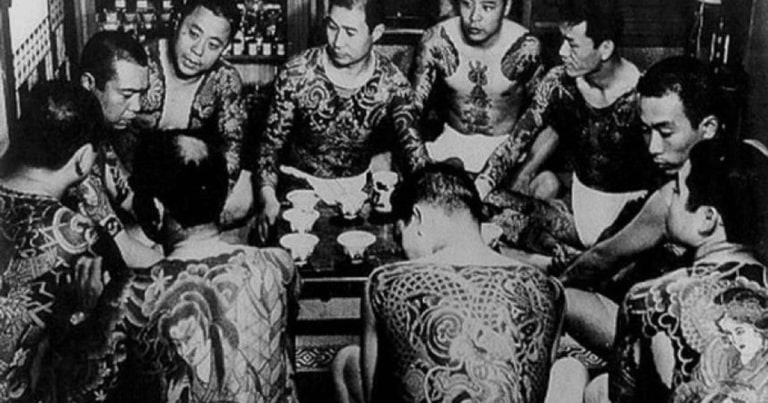 FOTO Imagini inedite cu membrii Yakuza, temuta mafie japoneză