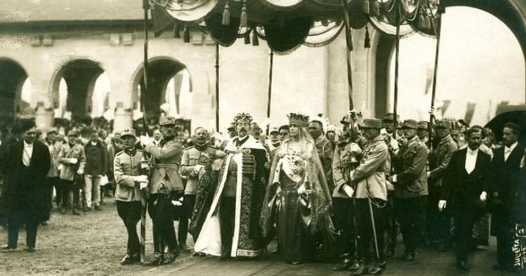 Regele Ferdinand și Regina Maria în ipostaze inedite