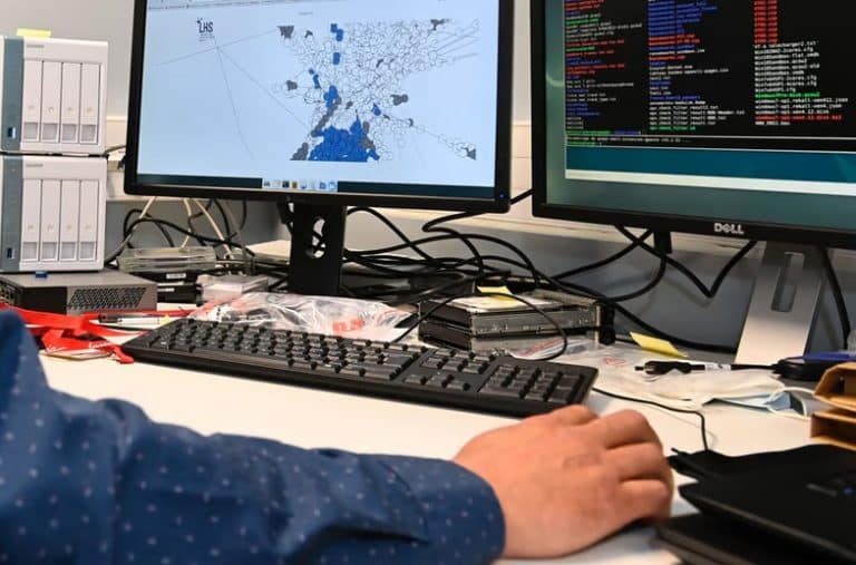 Comisia Europeană cere statelor membre să evite utilizarea programelor de supraveghere intruzive