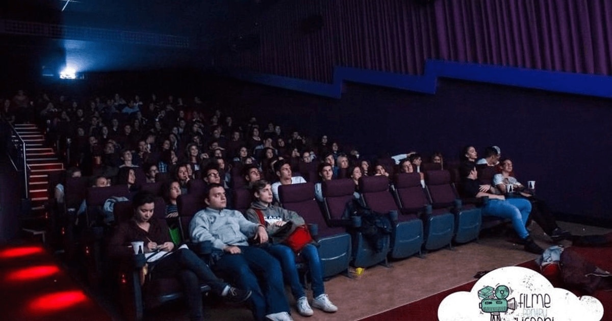 Peste 6600 de participanți la “Filme pentru liceeni” în 2015