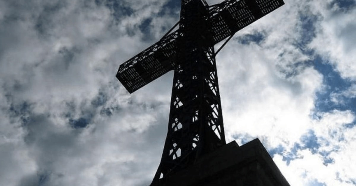 Crucea de pe Caraiman, superlativele unei construcţii de Cartea Recordurilor. Cum a fost urcat giganticul schelet metalic pe creasta muntelui