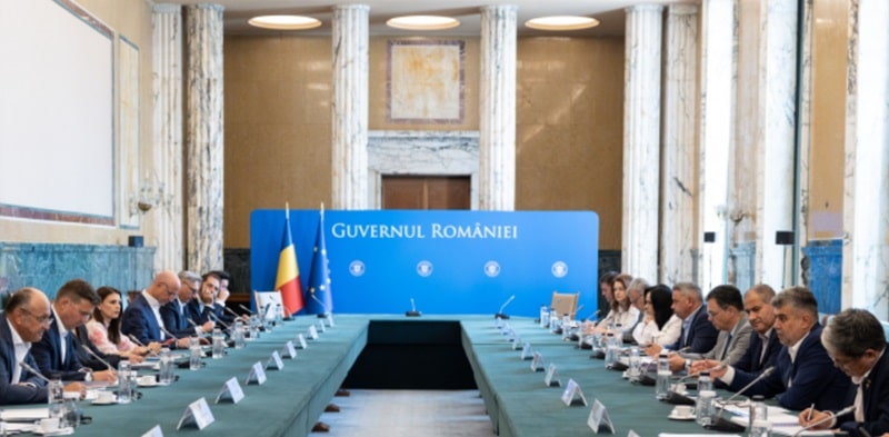 Discuții la guvern – Premierul asigură din nou mediul de afaceri că nu vor crește taxele în 2025. Problemele de pe agendă