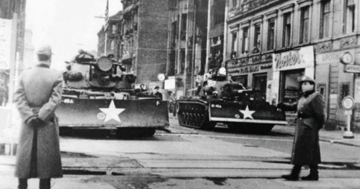 Viața din spatele Cortinei de Fier în imagini