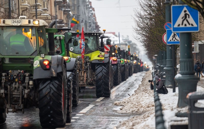 Comisia Europeană – Raport, după protestele fermierilor împotriva politicilor agricole verzi: creșterea sustenabilității și scăderea consumului de carne