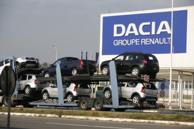Dacia începe un program de concedieri voluntare