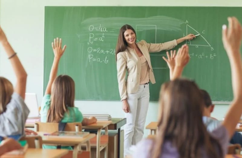 UE se apropie de o criză a profesorilor: Anul școlar a început cu deficite de cadre didactice calificate. România