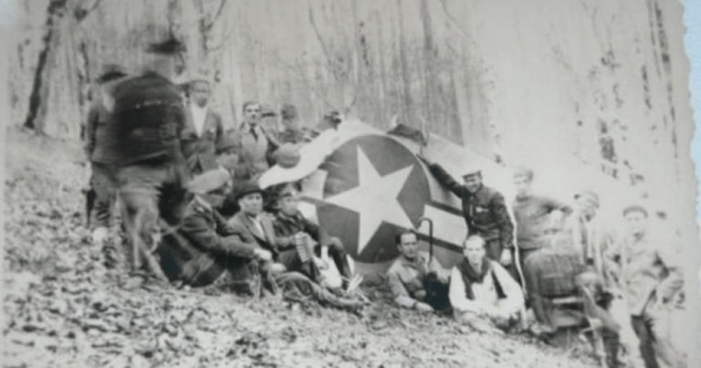 Povestea bombardierului american prăbuşit în 1944 în Munţii Cugirului