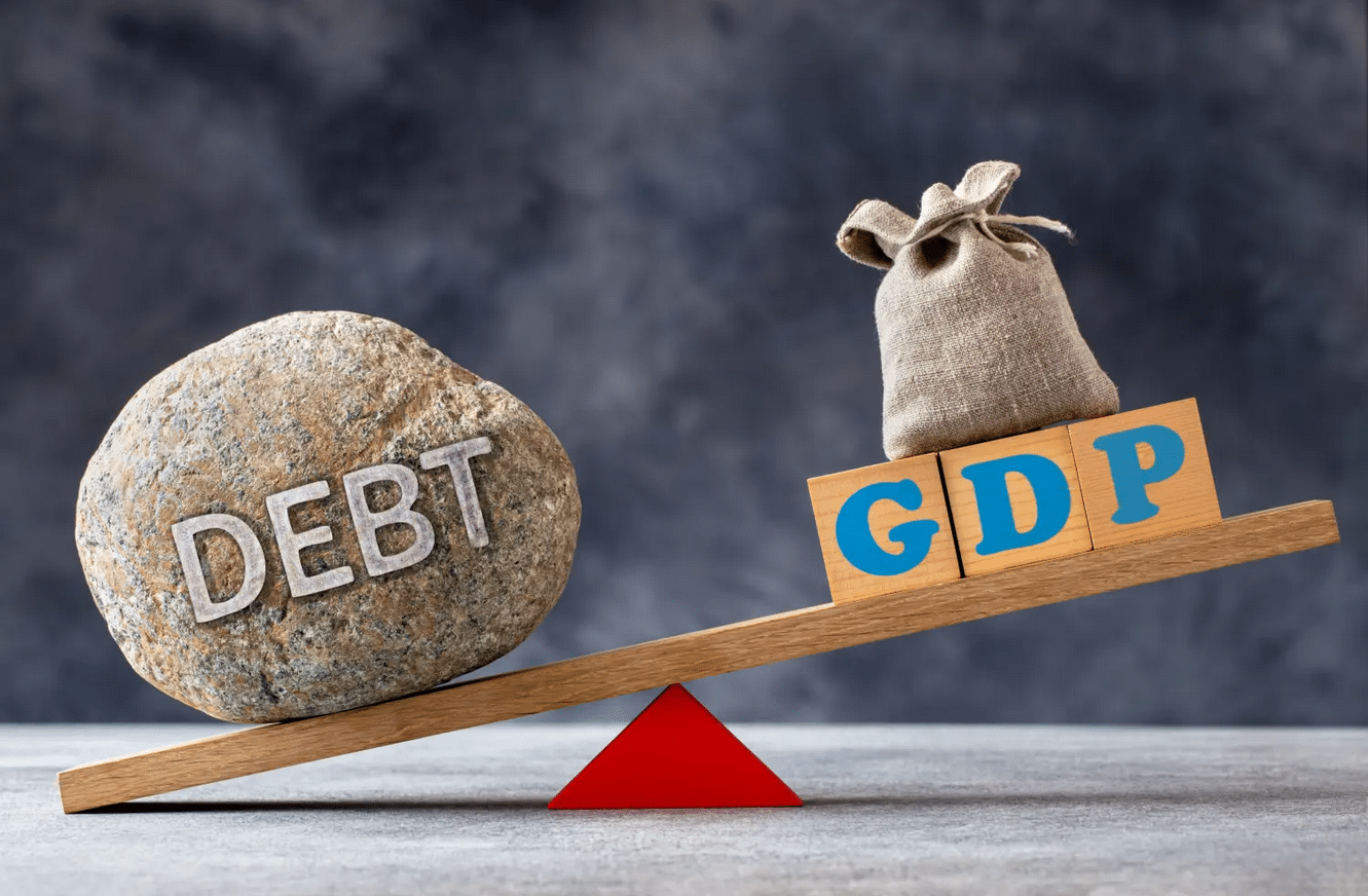 Datoria României – deficit prea mare pentru o piață internă de finanțare prea mică: dependență excesivă de împrumuturile externe. O comparație