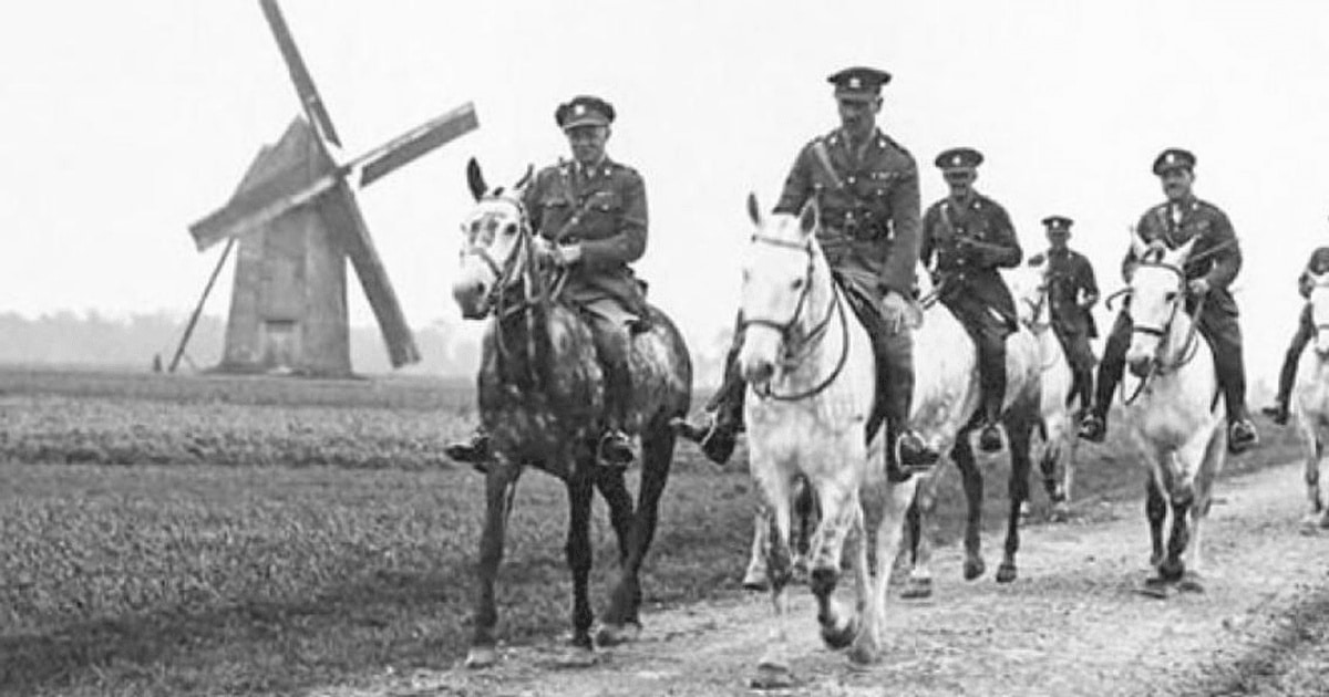 de la cai la licurici